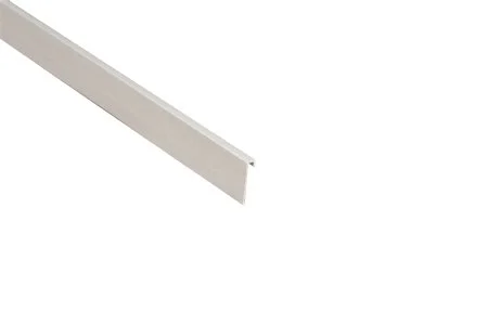 Коннелюрный плинтус Bonkeel Верхняя светло-серая часть (28х5х2200мм) в Ульяновске