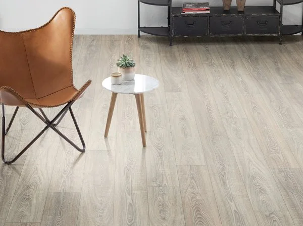 Ламинат Egger PRO 8/33 4V Дуб Бардолино серый EPL036 в Ульяновске